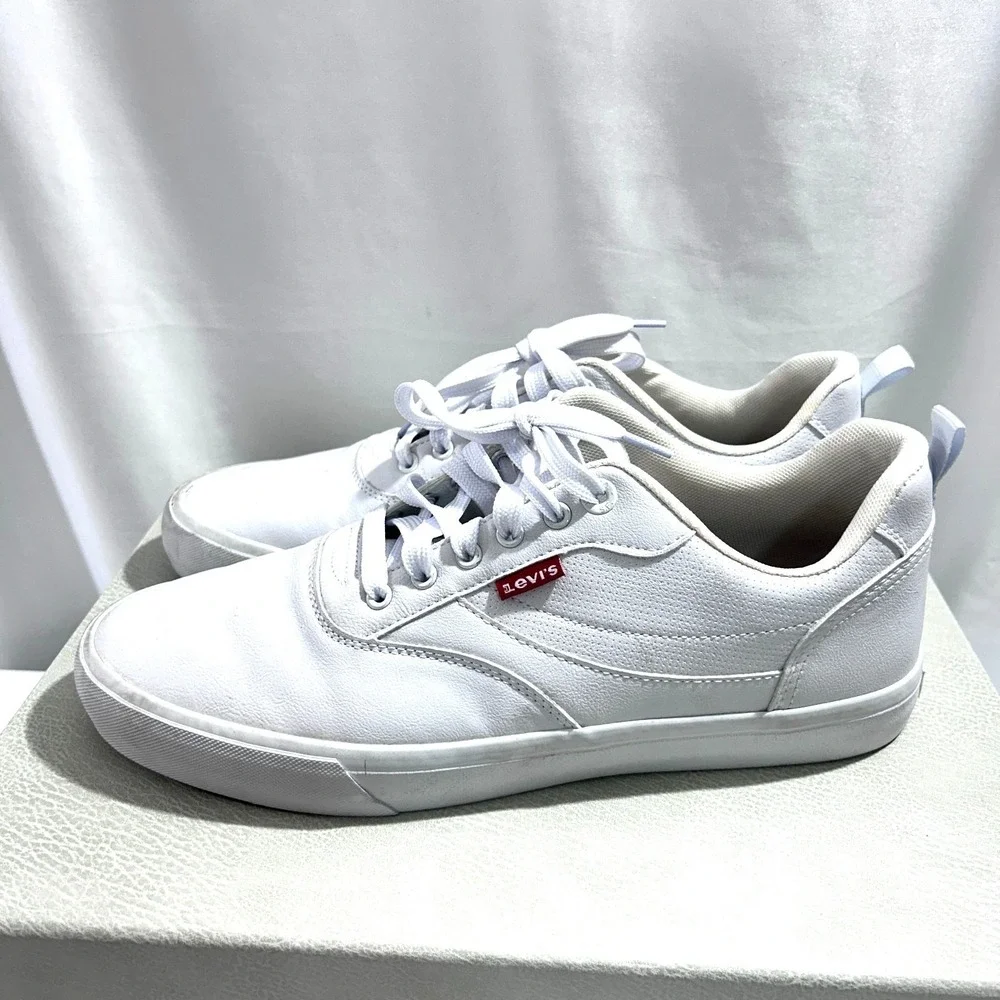 Levi's Mens Sneakers Size 10.5 White Lance Perforated Faux-Leather Low Top Skate